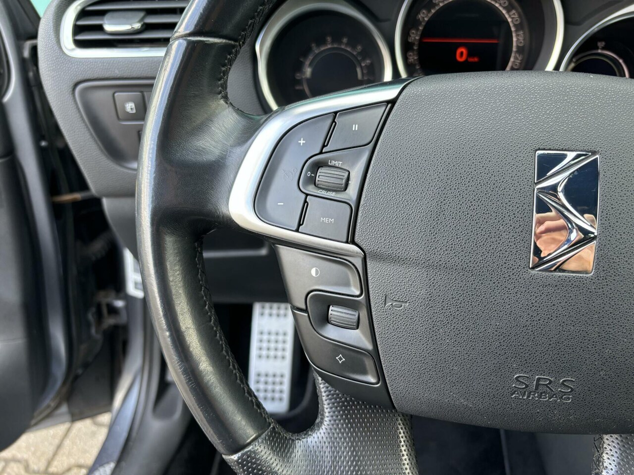 Citroën DS4 - 1.6 VTi So Chic INCL. Grote Beurt!! Airco/ Stoelmassage/ Cruise Control/ Navigatie!!