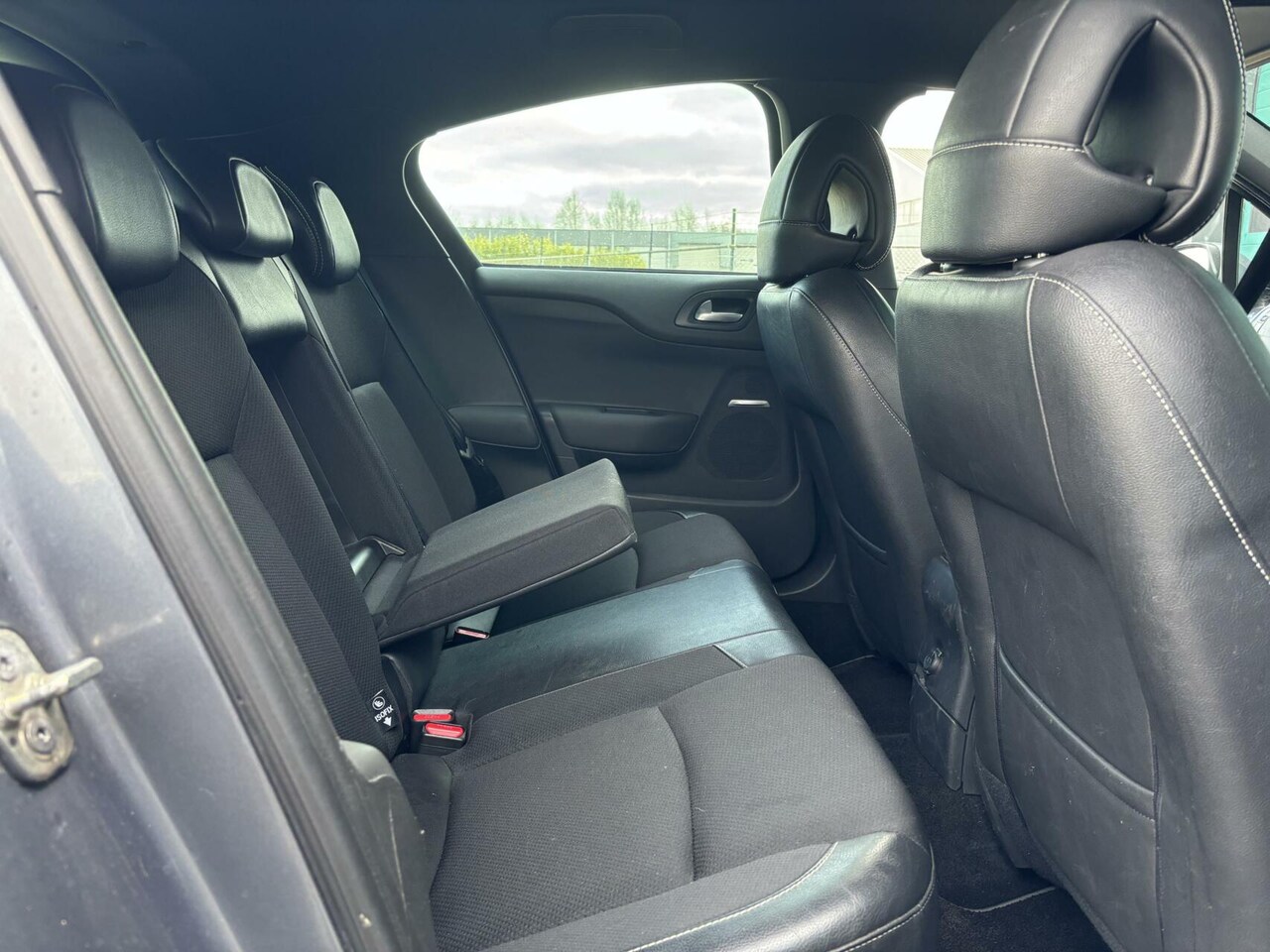 Citroën DS4 - 1.6 VTi So Chic INCL. Grote Beurt!! Airco/ Stoelmassage/ Cruise Control/ Navigatie!!