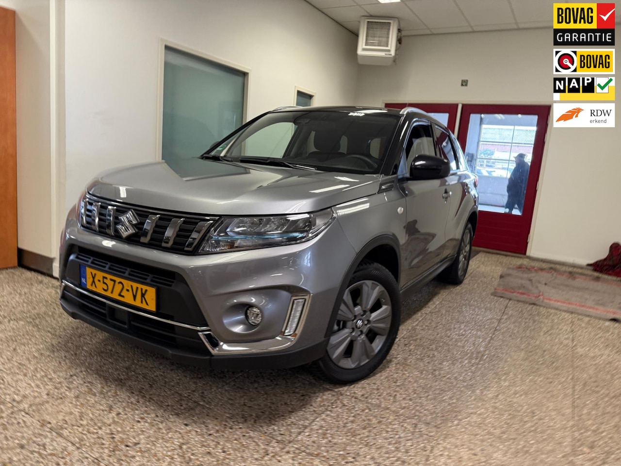 Suzuki Vitara - 1.5 Hybrid Select Automaat | Navi | Carplay - AutoWereld.nl