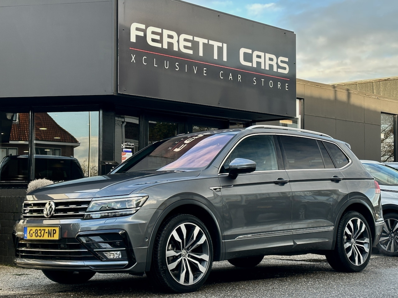 Volkswagen Tiguan Allspace - 1.5 TSI AUT7 2X R-LINE 7PERS. PANODAK NAVI 20 INCH-LMV CAMERA DIGI-DASH LED  PDC - AutoWereld.nl