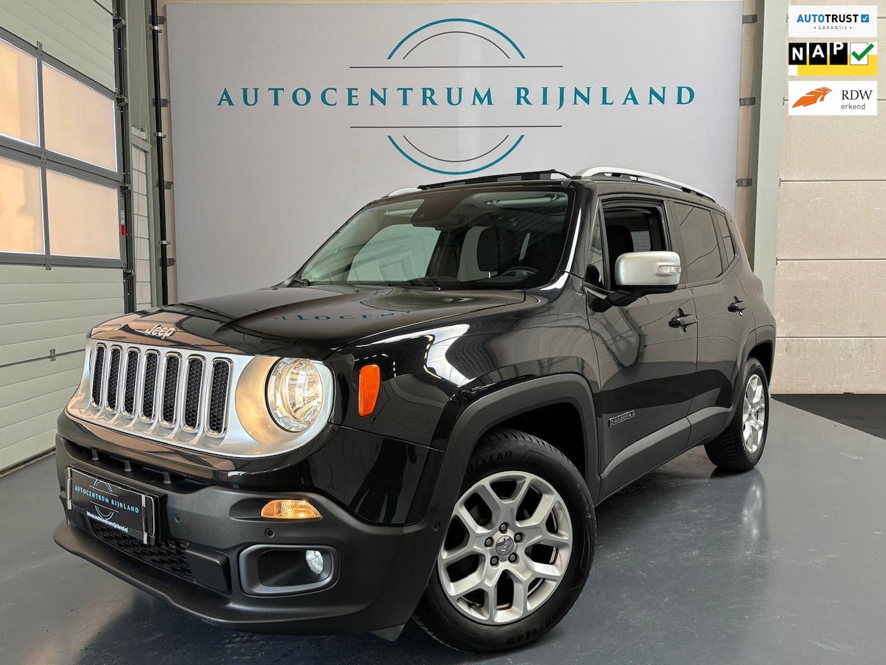 Jeep Renegade - 1.4 MultiAir Limited 1 Jaar Garantie 140PK ,Panorama , Navigatie ,etc - AutoWereld.nl