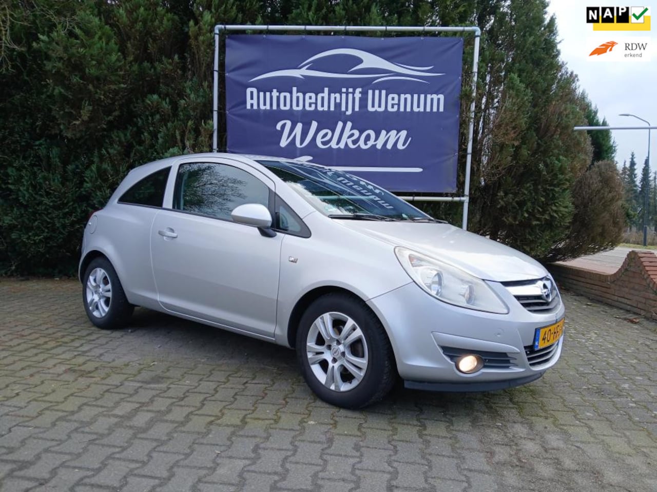 Opel Corsa - 1.2-16V Business Cruise Control, Airco, CV afstand, Metallic, LM velgen, enz. - AutoWereld.nl