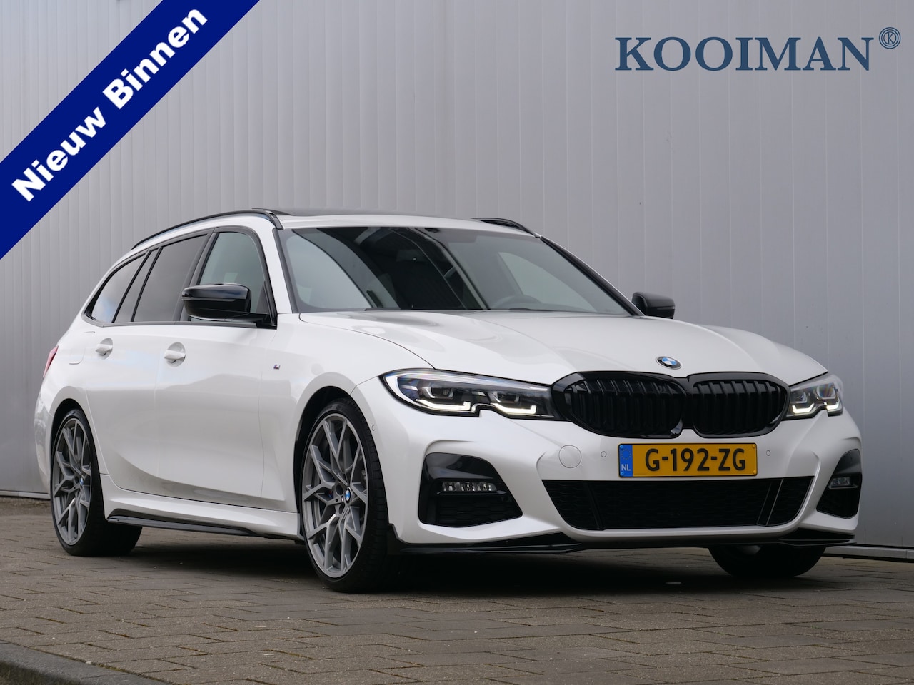 BMW 3-serie Touring - 330i 259pk Executive Edition M-Sport AUTOMAAT 20 inch M-Performance / Panoramadak / Apple - AutoWereld.nl