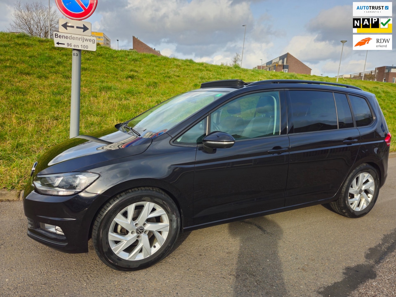 Volkswagen Touran - 1.5 TSI Comfortline Business 7p 1.5 TSI Comfortline Business 7p opendak - AutoWereld.nl