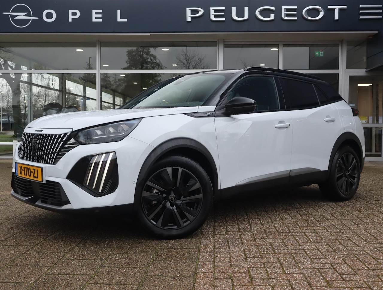 Peugeot e-2008 - SUV GT EV 54kWh 156pk, Rijklaarprijs, Panoramisch schuifdak 360° Camera Alcantara bekledin - AutoWereld.nl