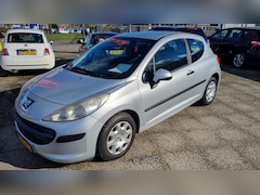 Peugeot 207 - 1.4-16V XR