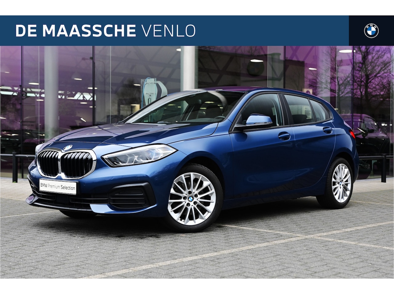 BMW 1-serie - 118i High Executive Automaat / Navigatie / Camera / Cruise control / Sportstoelen / PDC/ 1 - AutoWereld.nl