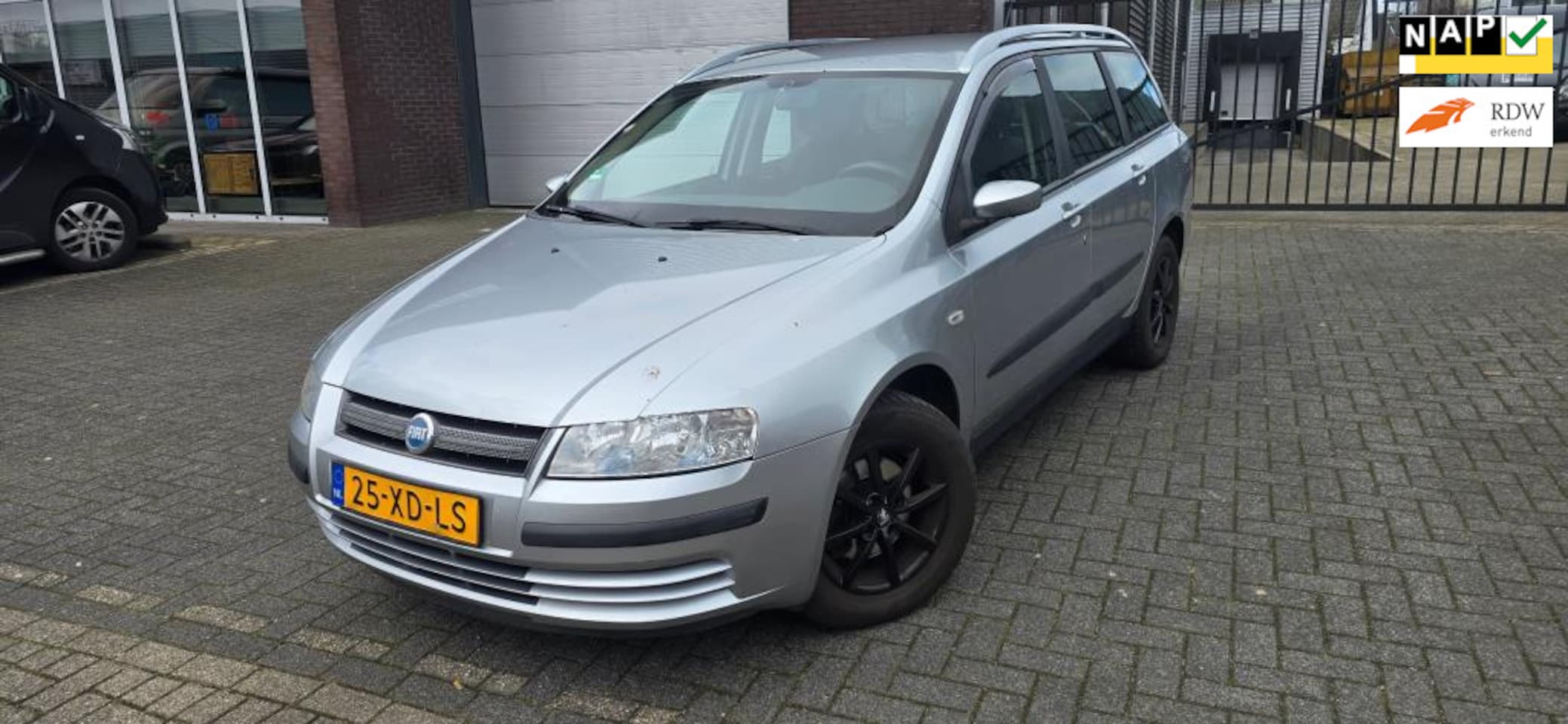 Fiat Stilo Multi Wagon - 1.6-16V Dynamic 1.6-16V Dynamic - AutoWereld.nl