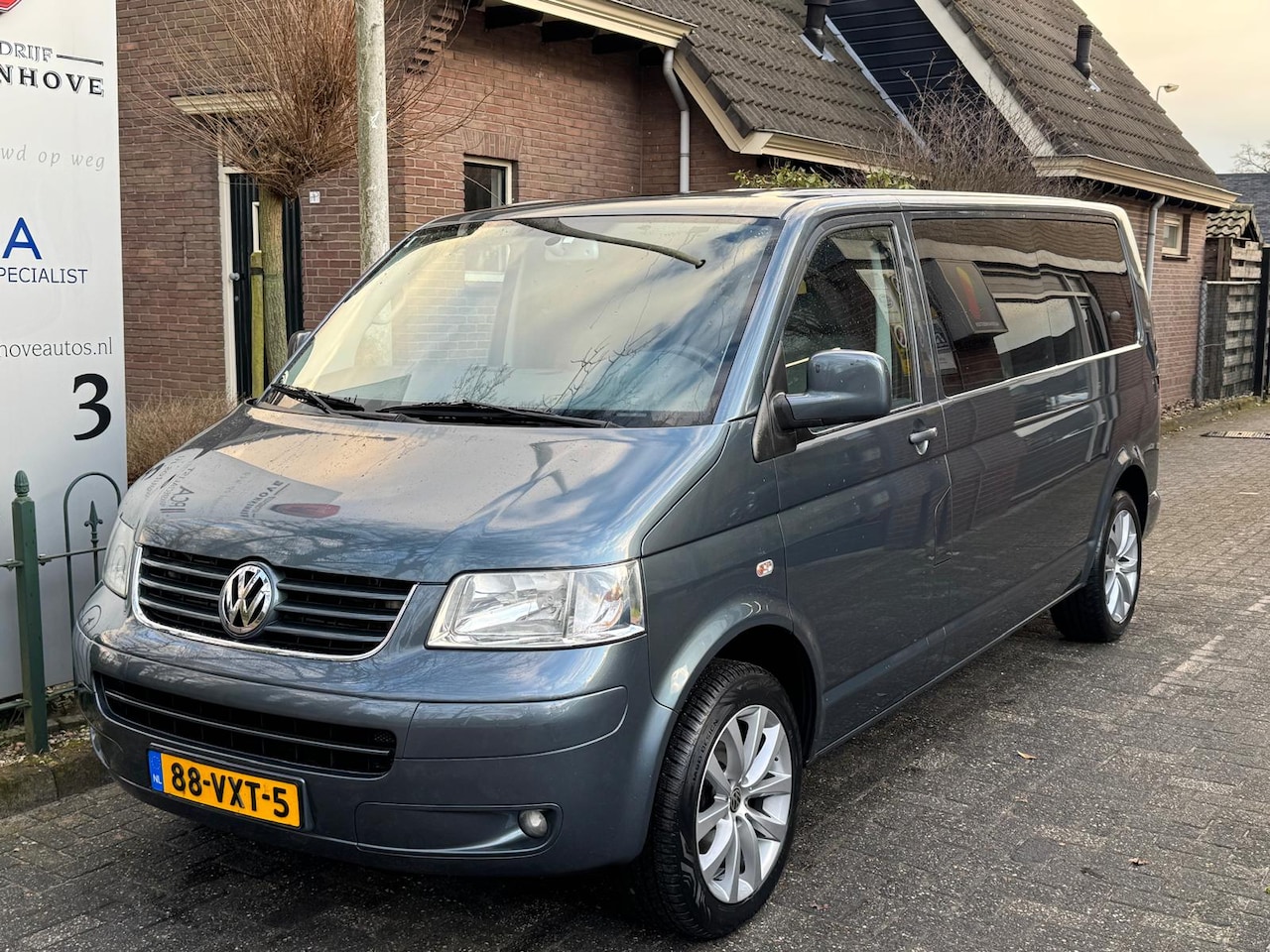 Volkswagen Transporter - 2.5 TDI 340 Trendline DC 2.5 TDI 340 Trendline DC - AutoWereld.nl