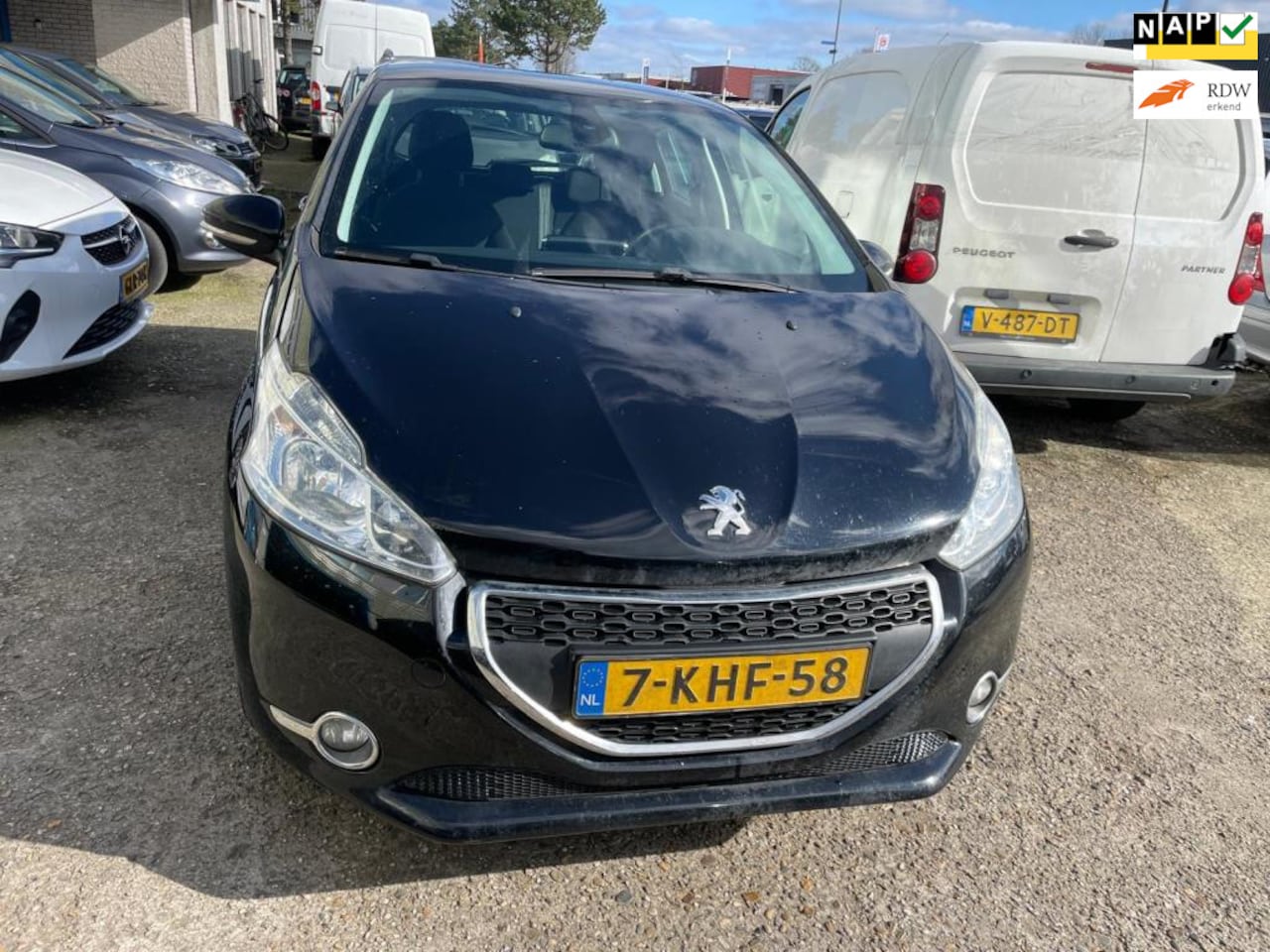 Peugeot 208 - 1.2 VTi Envy- 1e Cilinder Werkt niet. Zo Mee Nemen Auto. - AutoWereld.nl