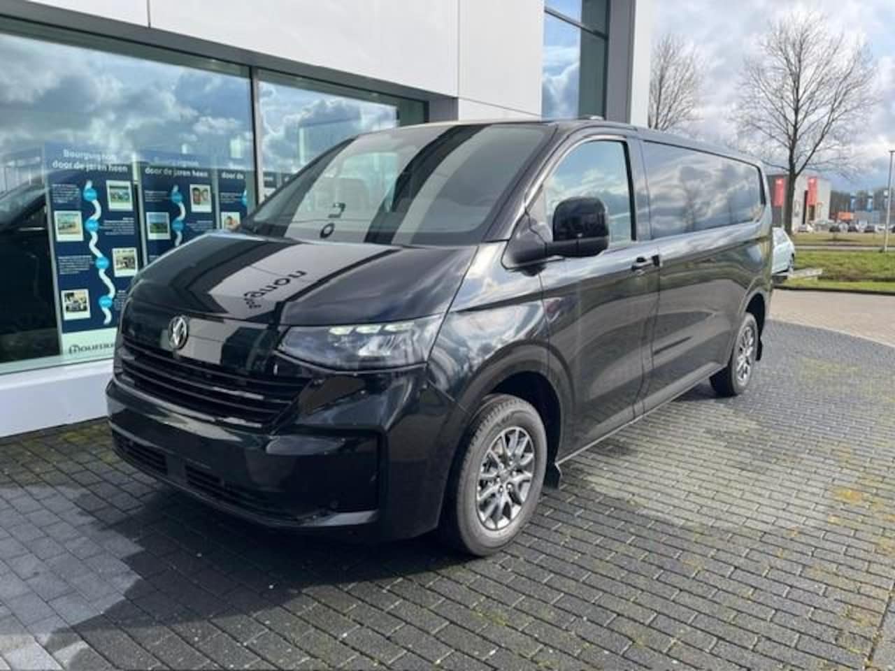 Volkswagen Transporter - 2.0 TDI L2H1 30 Bulli V-64-KZR - AutoWereld.nl