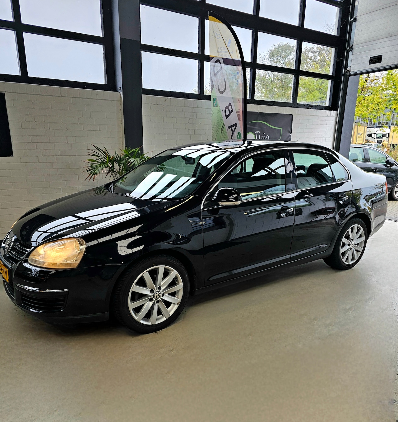 Volkswagen Jetta - 2.0 FSI Comfortline - AutoWereld.nl