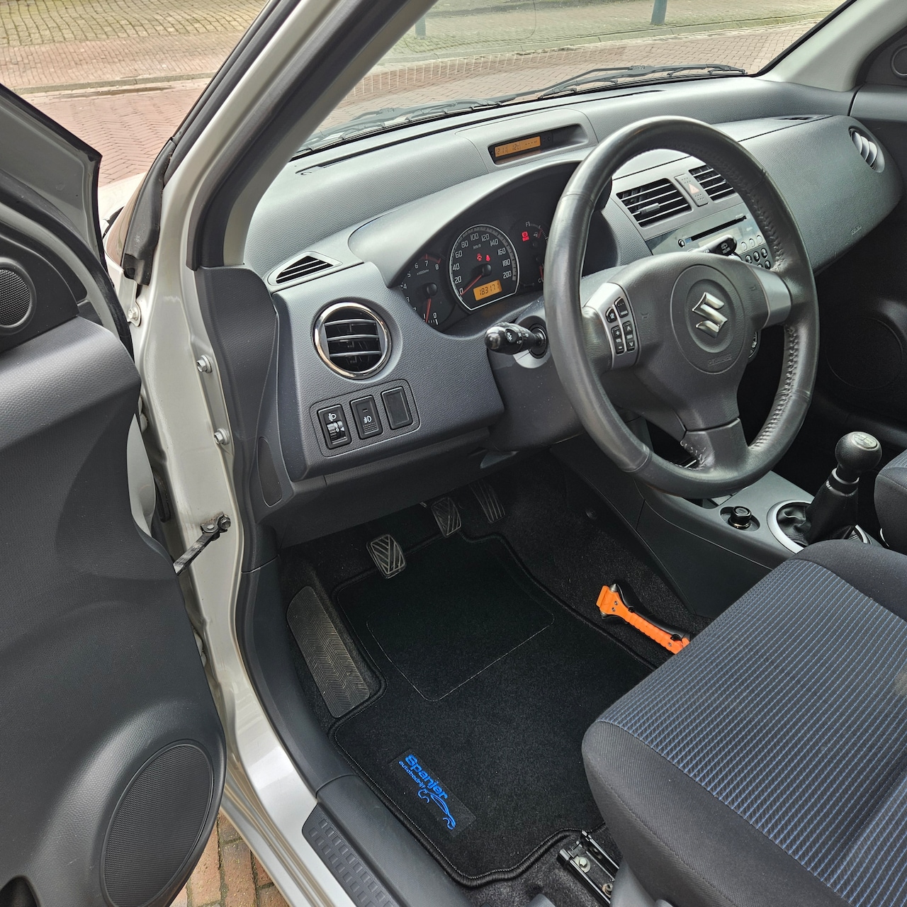 Suzuki Swift - 1.3 Shogun