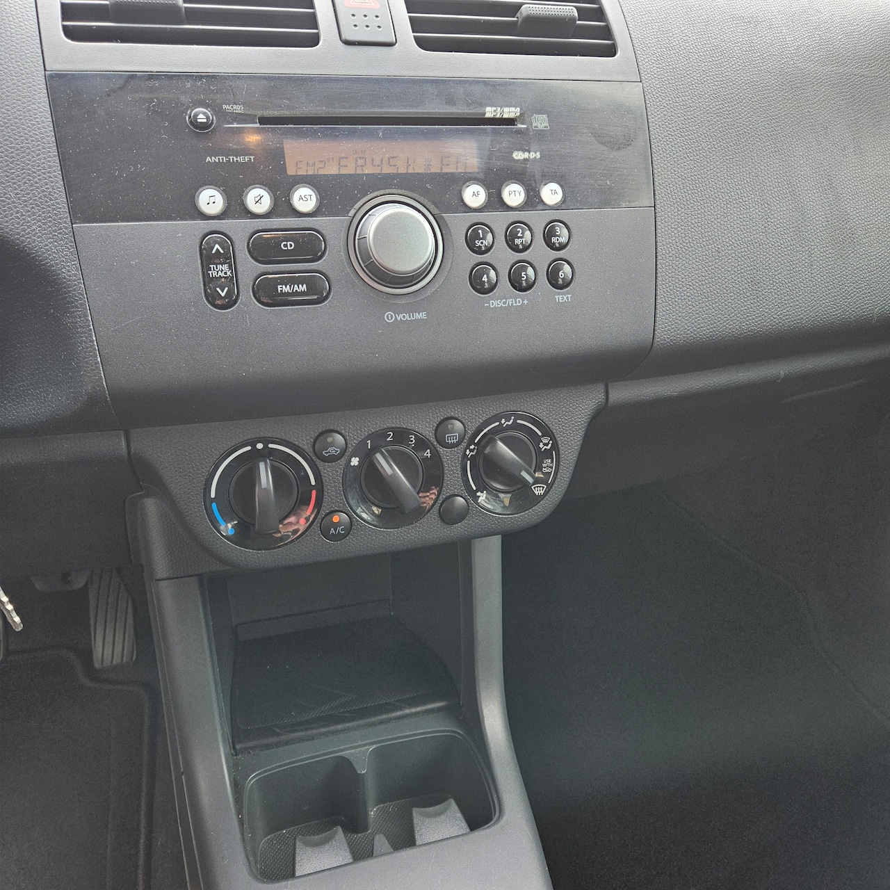Suzuki Swift - 1.3 Shogun