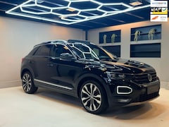 Volkswagen T-Roc - 1.5 TSI Sport Business R SPORTLINE/PANO/CRUISE/LANEASSIST/VIRTUAL/CAMERA/CARPLAY/NIEUWSTAA