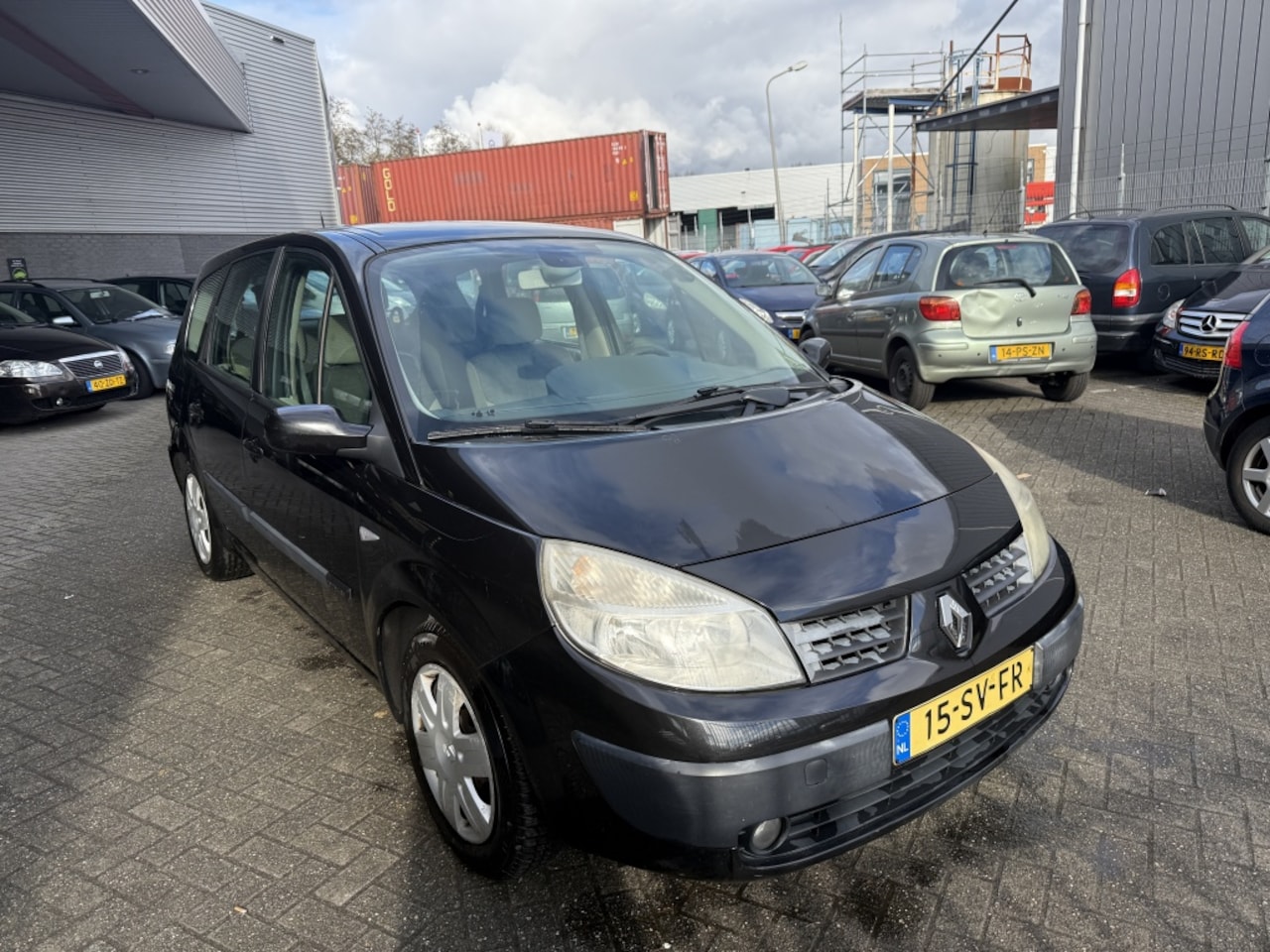 Renault Grand Scénic - 2.0-16V Business L. 7 Persoons - AutoWereld.nl