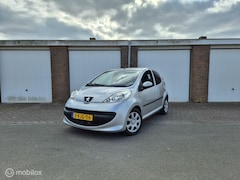 Peugeot 107 - 1.0-12V 5-deurs / Airco / Nieuwe APK