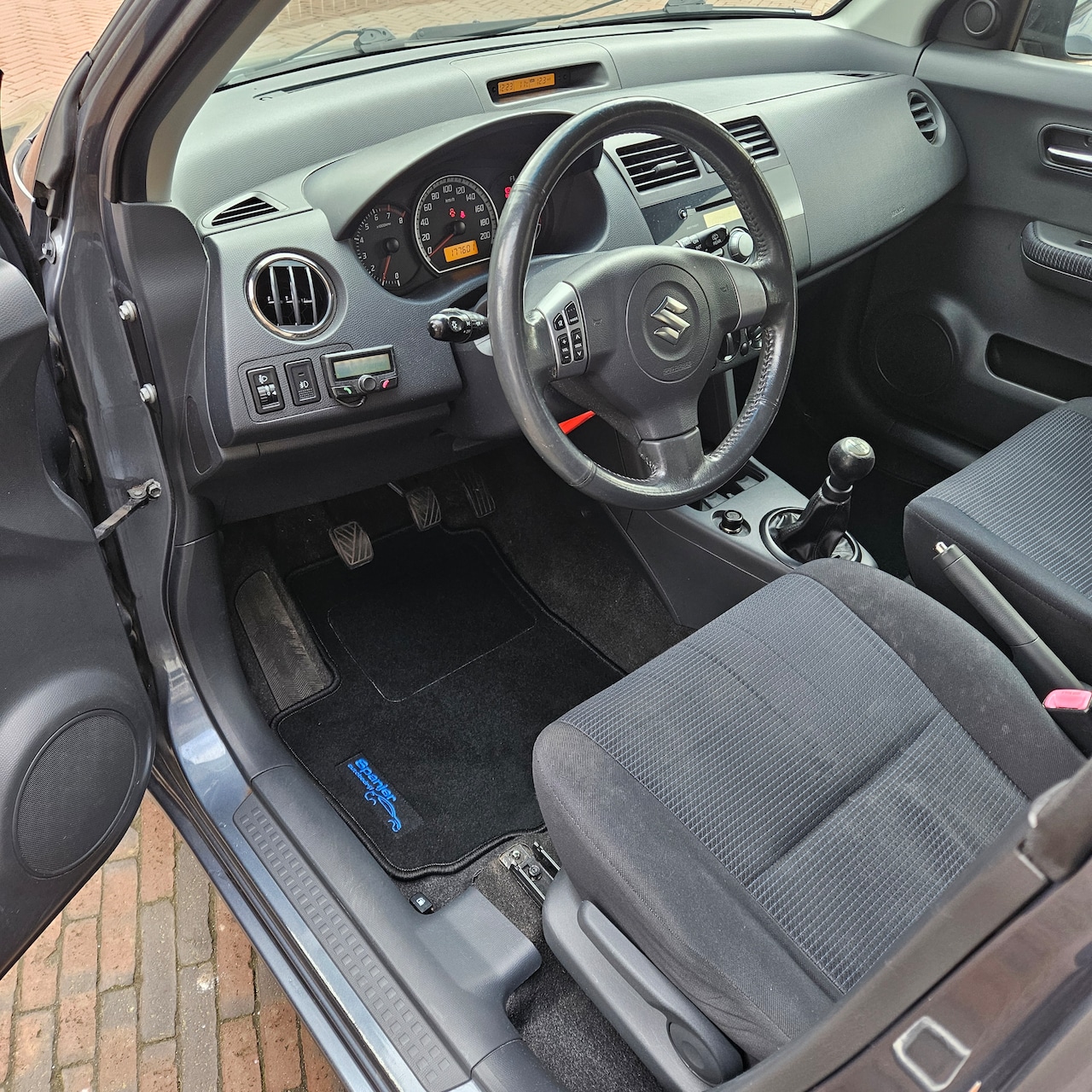 Suzuki Swift - 1.3 Shogun