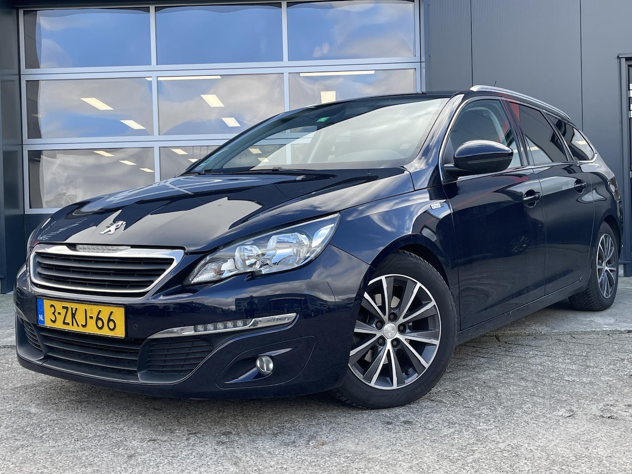 Peugeot 308 SW - 1.2 PureTech Style 1.2 PureTech Style - AutoWereld.nl