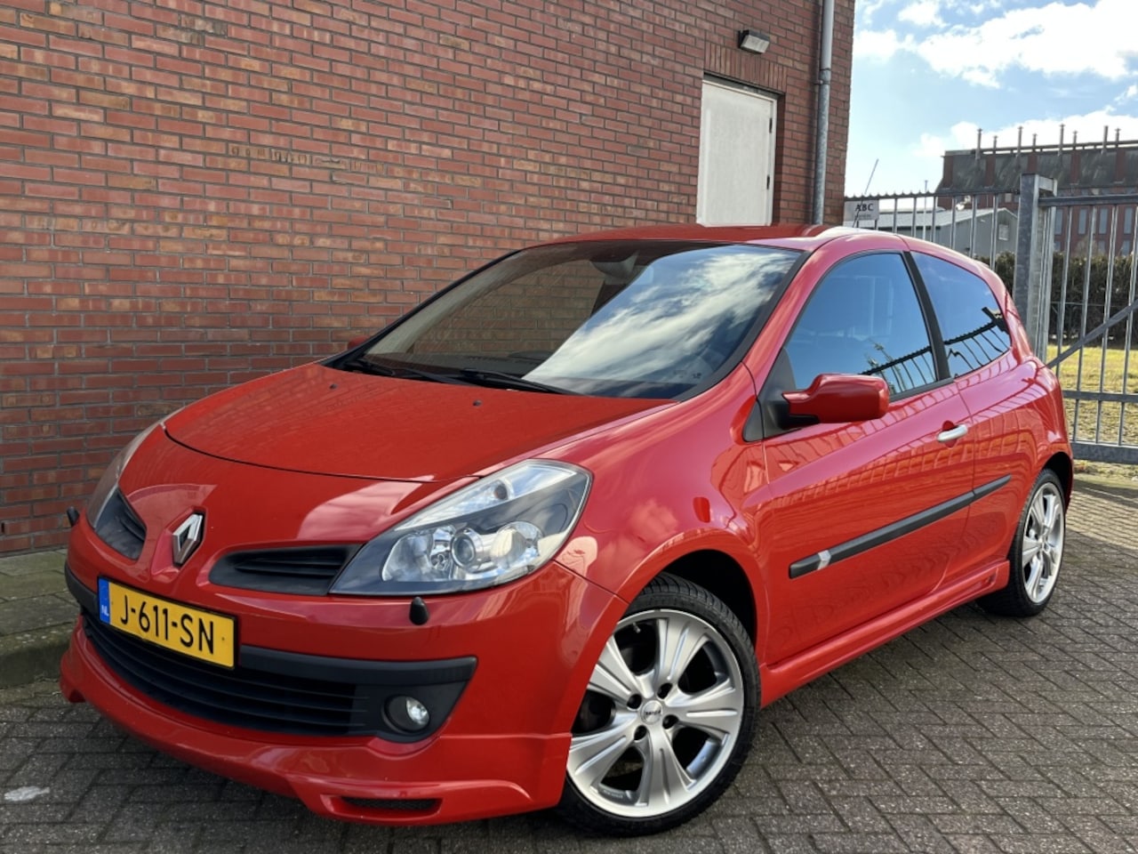 Renault Clio - 2.0 138PK / RS Edition / Xenon / 2007 / Automaat / - AutoWereld.nl