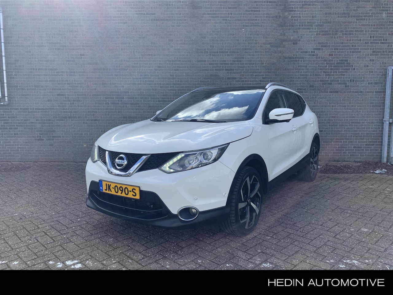 Nissan Qashqai - 1.2 Tekna Automaat | Trekhaak | Panoramisch Dak | Stoelverwarming | NAVI | 360°Camera - AutoWereld.nl