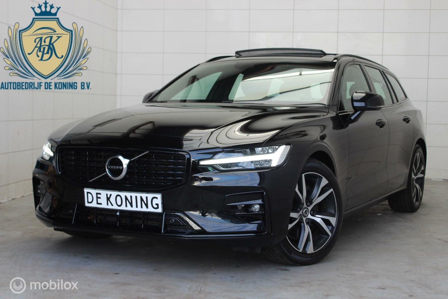 Volvo V60 - 2.0 B3 R-Design Pano,Climat,Led,Key-less - AutoWereld.nl