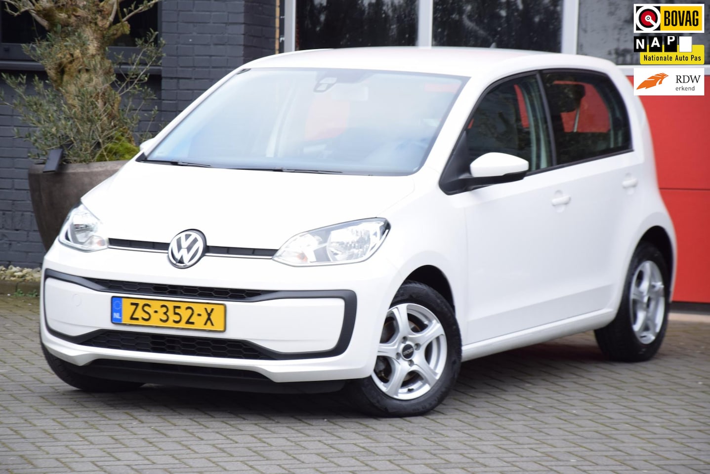 Volkswagen Up! - 1.0 BMT move up! 2019 5 Deurs Airco Navigatie 10 X Op voorraad - AutoWereld.nl