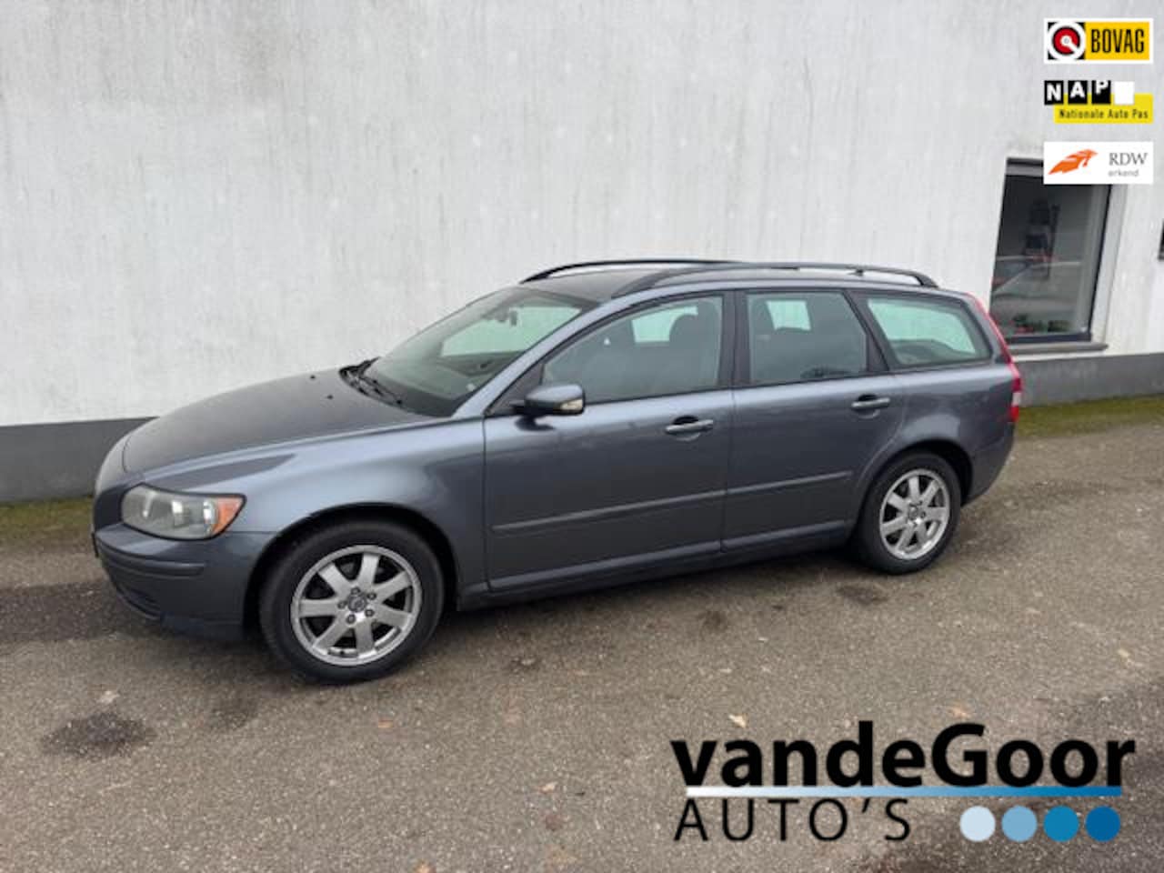 Volvo V50 - 1.8 1.8, '04,airco, cruise controle, lm velgen, nette youngtimer ! - AutoWereld.nl