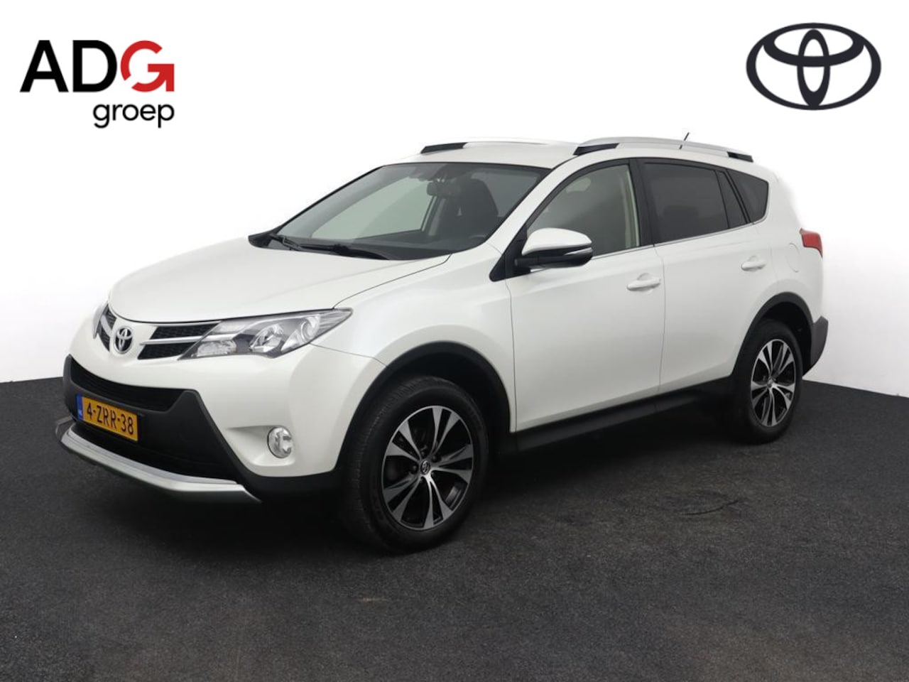 Toyota RAV4 - 2.0 Style 4WD | trekhaak | 1500kg trekgewicht | Cruise control | Electrische achterklep | - AutoWereld.nl