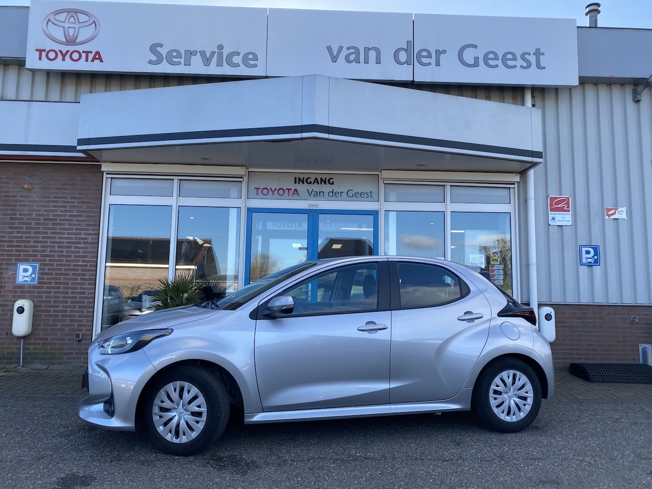 Toyota Yaris - 1.5 Hybrid Active 1.5 Hybrid Active - AutoWereld.nl