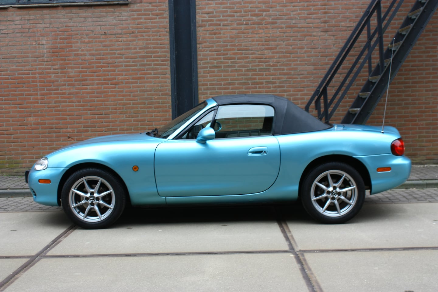 Mazda MX-5 - 1.6i Exclusive CHRYSTAL BLEU - AutoWereld.nl