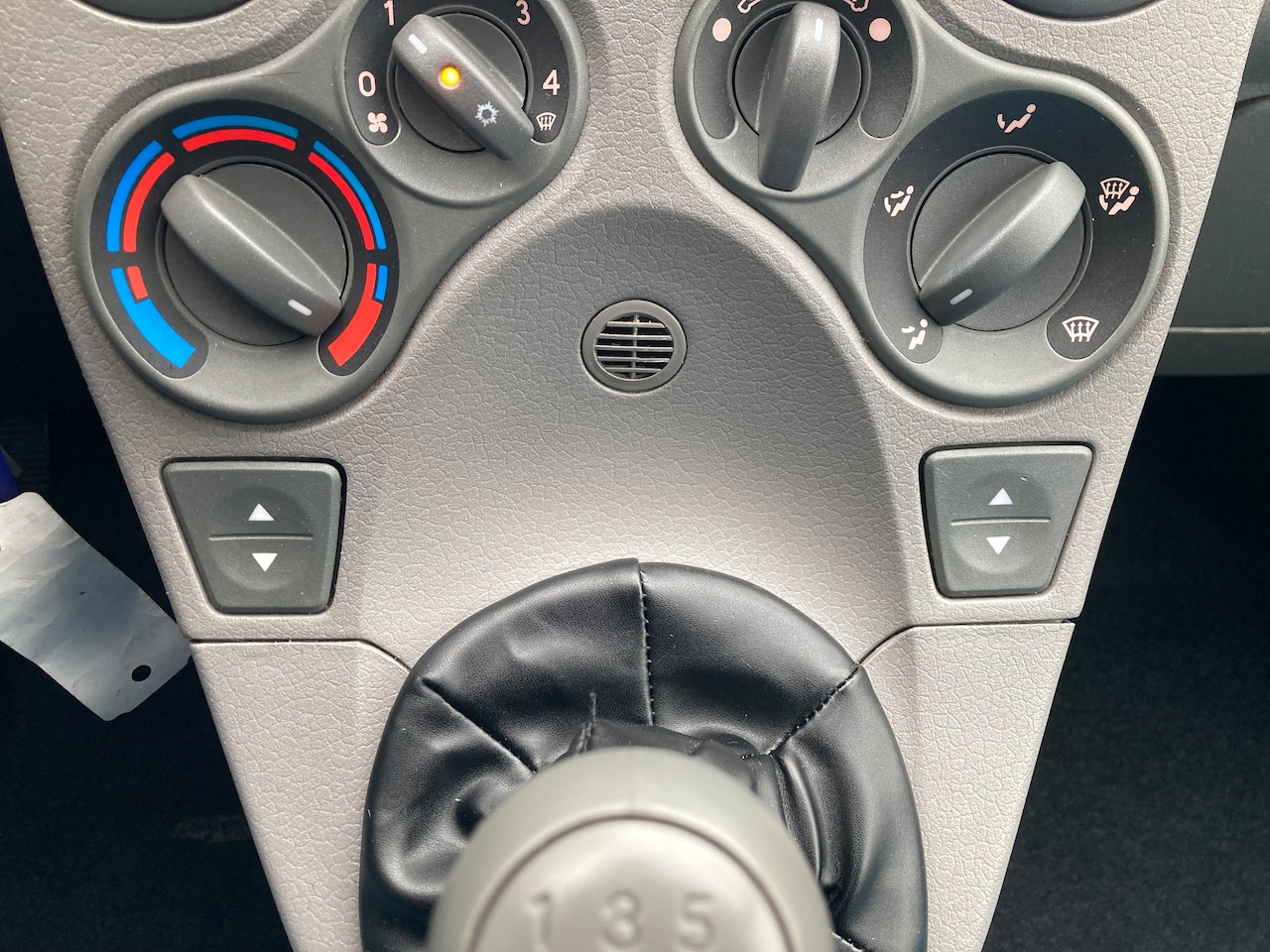 Fiat Panda - 1.2 Sportsound 5-drs Airco Nieuwe Banden en Distributie!