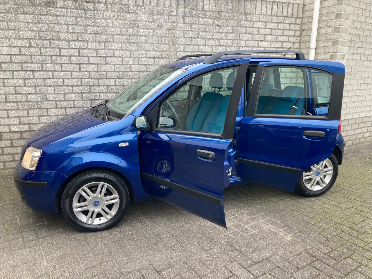 Fiat Panda - 1.2 Sportsound 5-drs Airco Nieuwe Banden en Distributie!