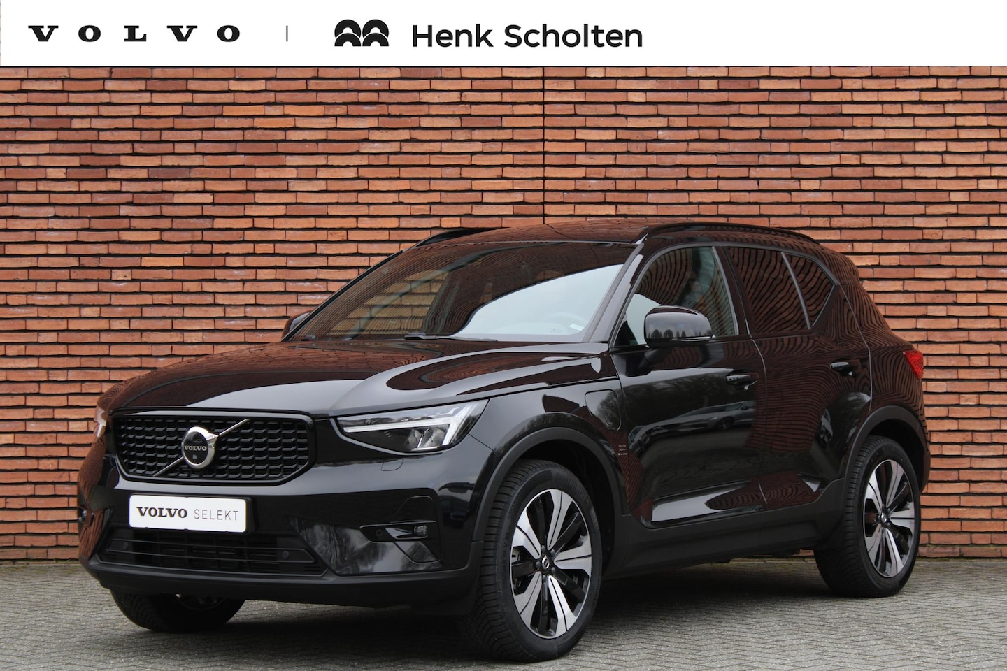 Volvo XC40 - 1.5 T4 Plug-in hybrid Ultimate Dark | Panoramisch Schuif-/Kanteldak | Power Seats Met Gehe - AutoWereld.nl