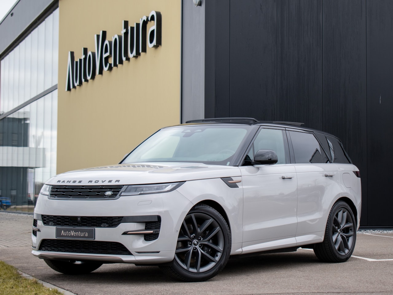 Land Rover Range Rover Sport - 3.0 P460e Dynamic SE PHEV - AutoWereld.nl