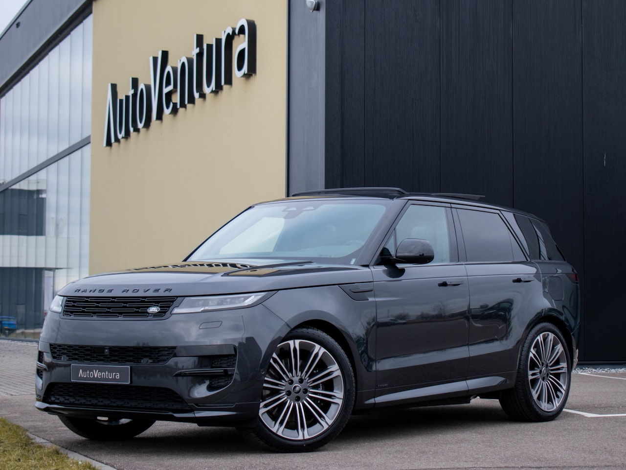 Land Rover Range Rover Sport - 3.0 P550e Autobiography PHEV 23 inch l Trekhaak l - AutoWereld.nl