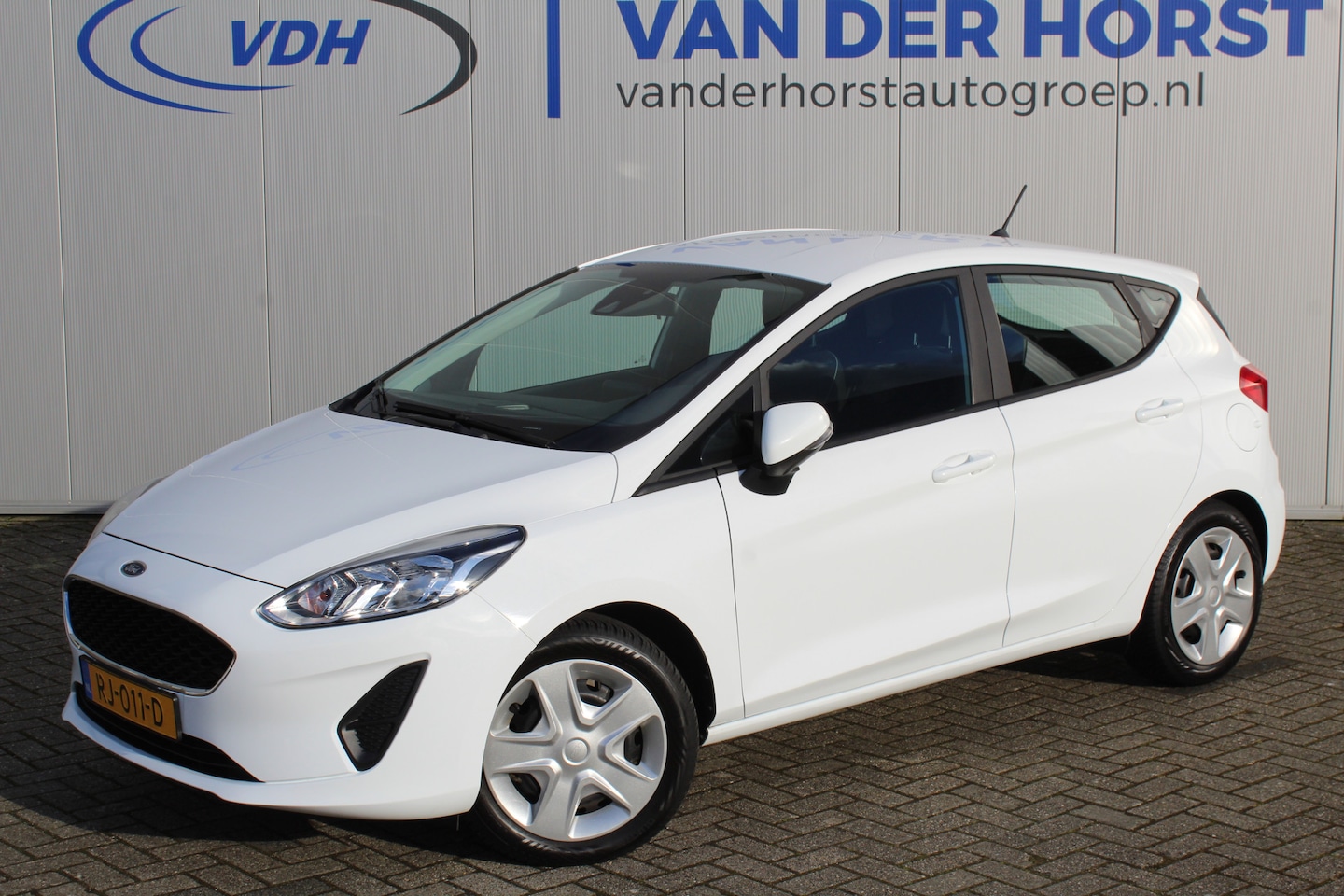 Ford Fiesta - 1.1-71pk Trend 5drs. Erg nette Ford Fiesta voor nog jaren rijplezier ! Airco, parkeersenso - AutoWereld.nl