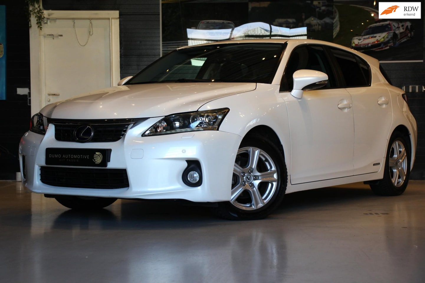 Lexus CT 200h - Hybrid - PDC RONDOM + CAMERA - STOEL VERW - XENON - PARELWIT - DEALER OH - AutoWereld.nl