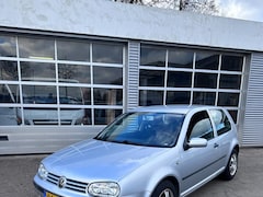 Volkswagen Golf - 1.4-16V Trendline