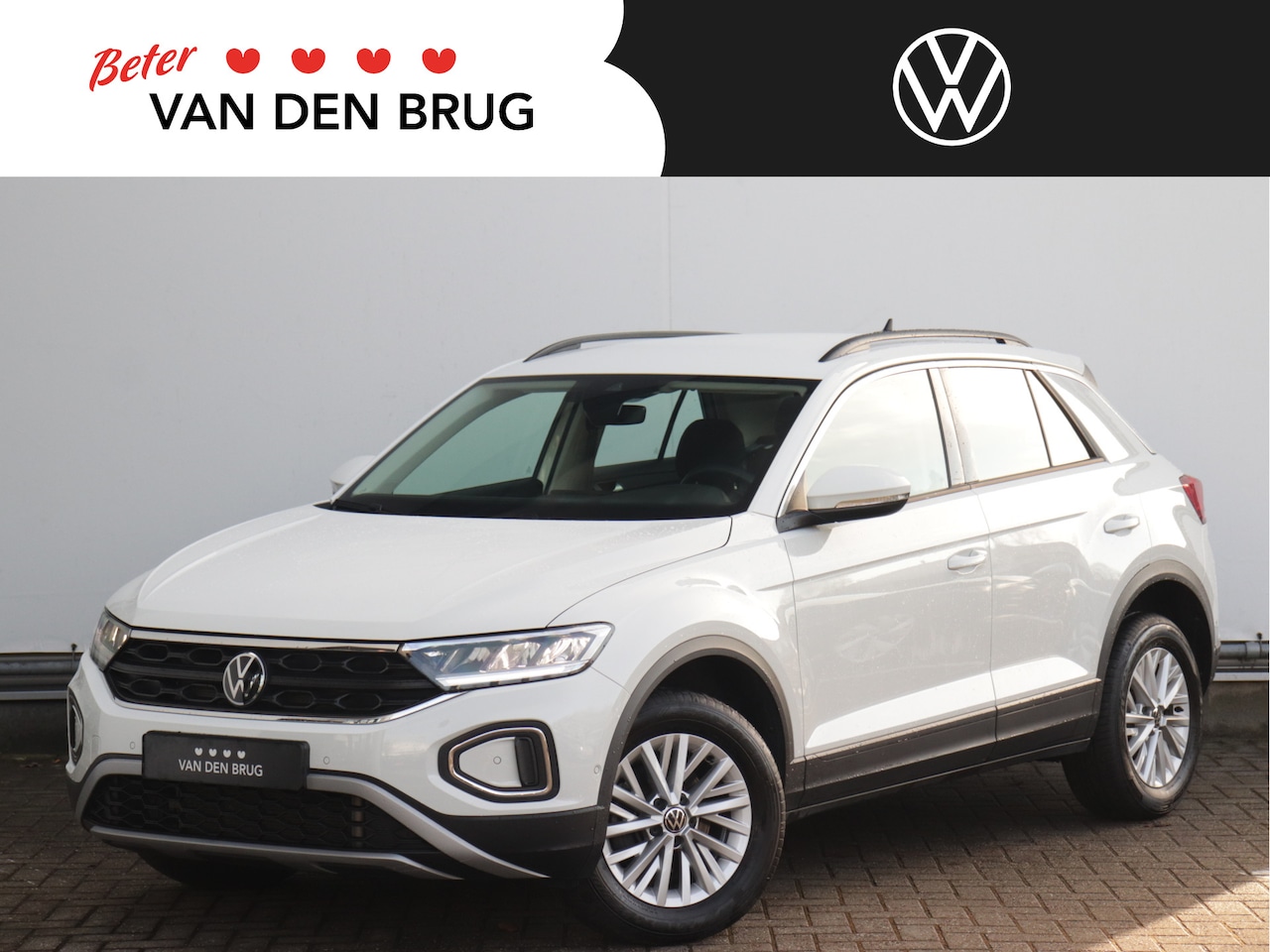 Volkswagen T-Roc - 1.5 TSI Life 150pk DSG | Adaptive Cruise | Stoel en stuurverwarming | Parkeersensoren met - AutoWereld.nl