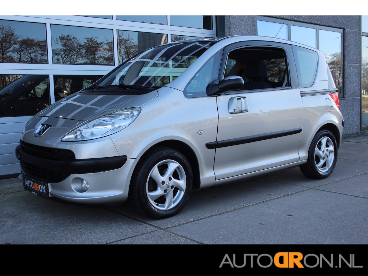 Peugeot 1007 - 1.4 Gentry Automaat Airco - AutoWereld.nl