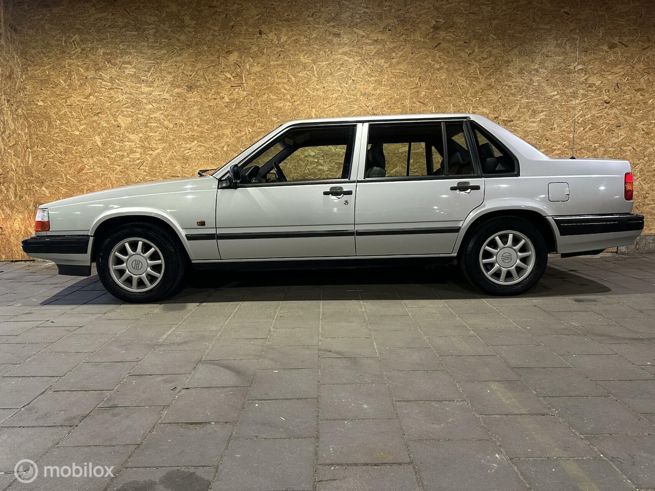 Volvo 940 - 2.3i GLE Aut. sedan - leder - apk 11-2026 - AutoWereld.nl