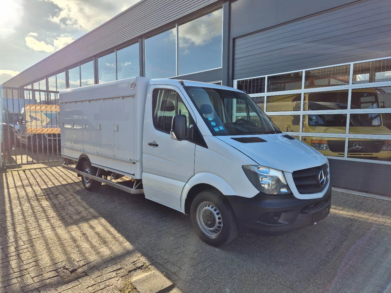 Mercedes-Benz Sprinter - 313 CDI Eiswagen/ Icecar/ Coldcar / 10 Compartimenten Euro 5B - AutoWereld.nl