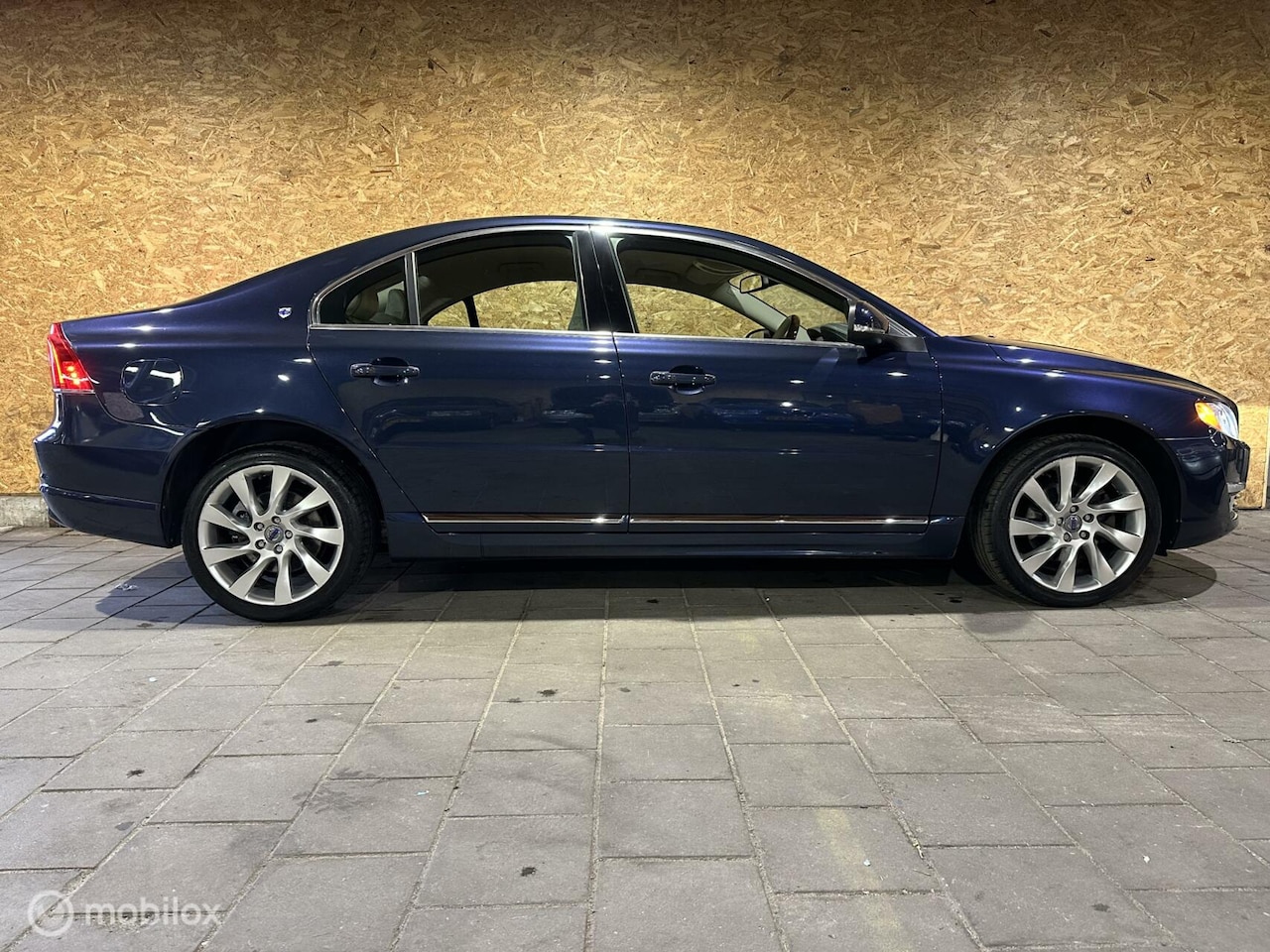 Volvo S80 - RHD 2.0 D4 Executive - massage stoelen - AutoWereld.nl