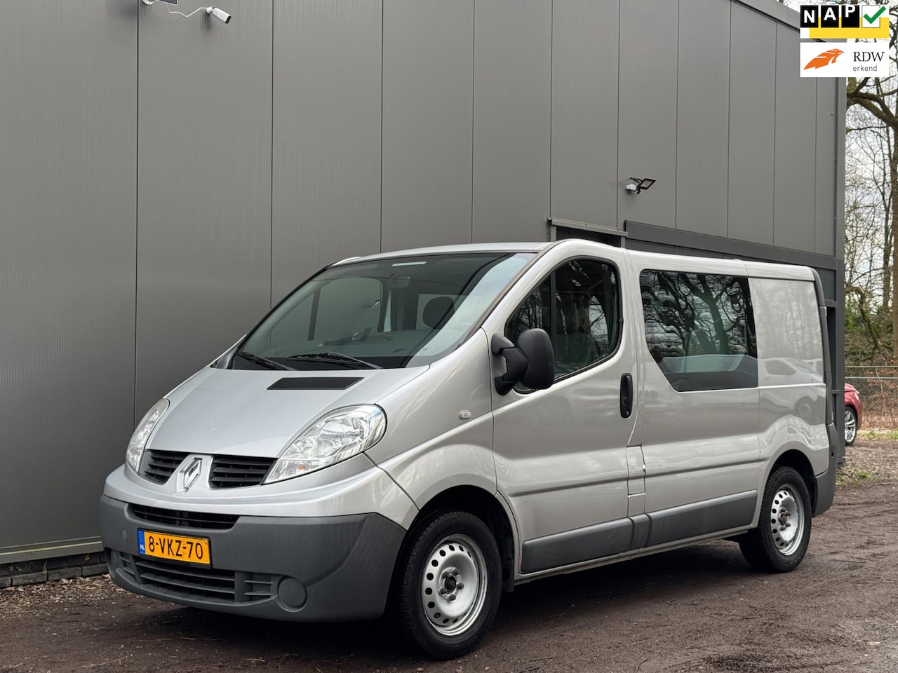 Renault Trafic - 2.0 dCi T27 L1H1 DUBBEL CABINE AIRCO|TREKHAAK - AutoWereld.nl