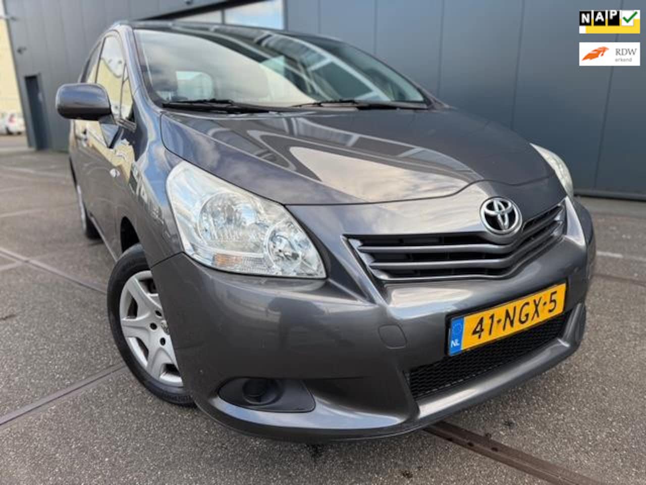 Toyota Verso - 1.6 VVT-i Comfort - NAP - AIRCO - APK - - AutoWereld.nl