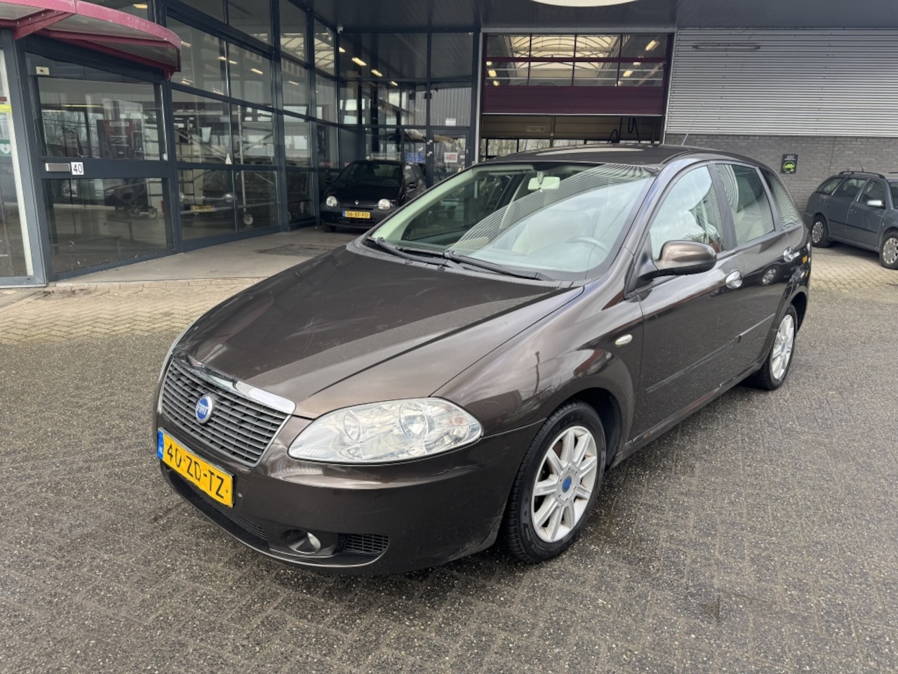 Fiat Croma - 2.2-16V Dynamic 2.2-16V Dynamic - AutoWereld.nl