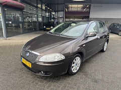 Fiat Croma - 2.2-16V Dynamic