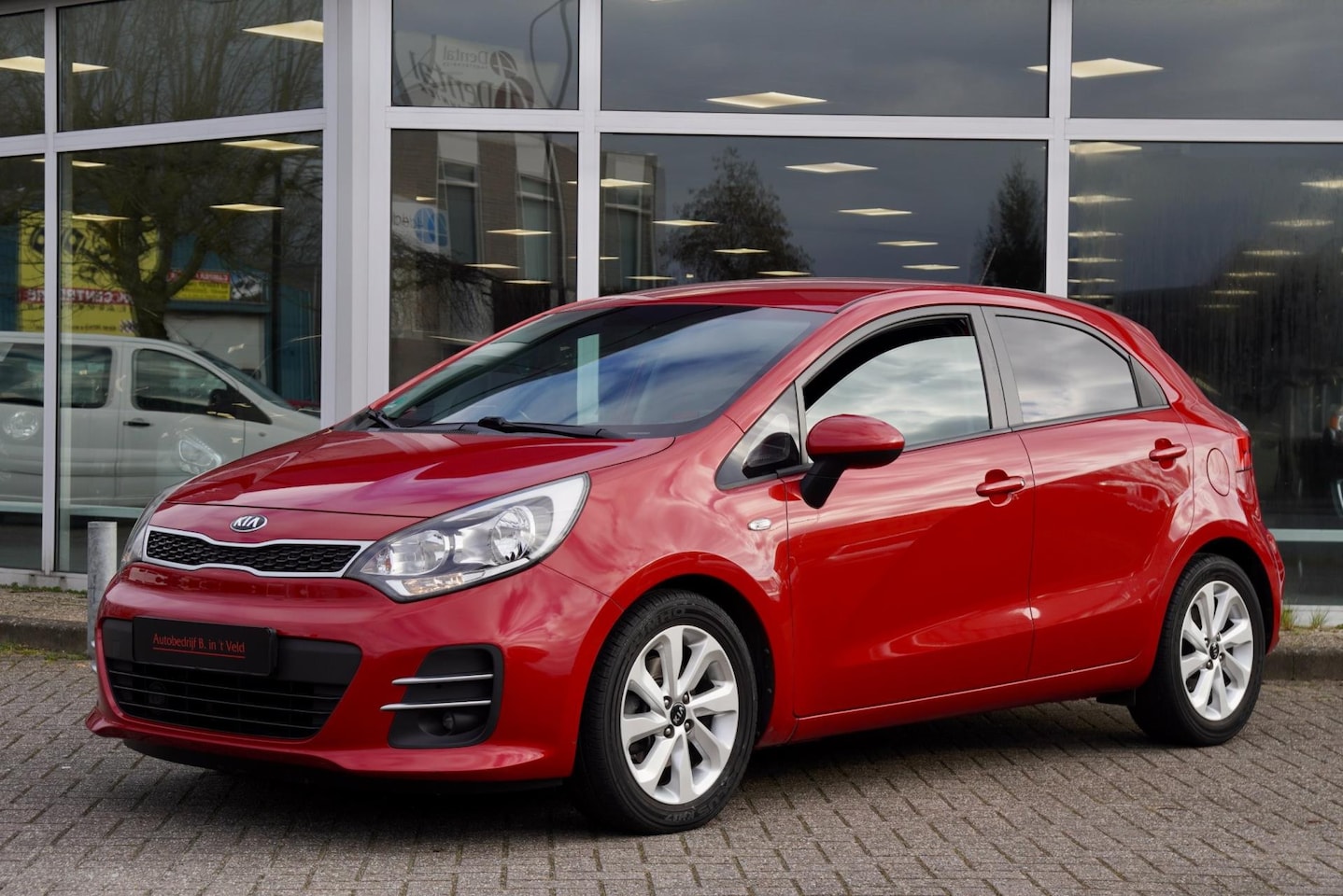 Kia Rio - 1.2 CVVT DREAM TEAM STUUR / STOELVERW. PDC CLIMA BLUETOOTH - AutoWereld.nl