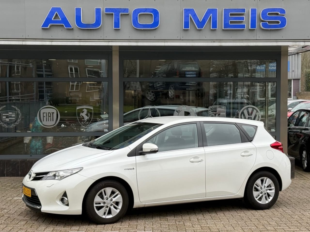 Toyota Auris - 1.8 Full Hybrid Business Navi Camera 100% Dealeronderhouden - AutoWereld.nl